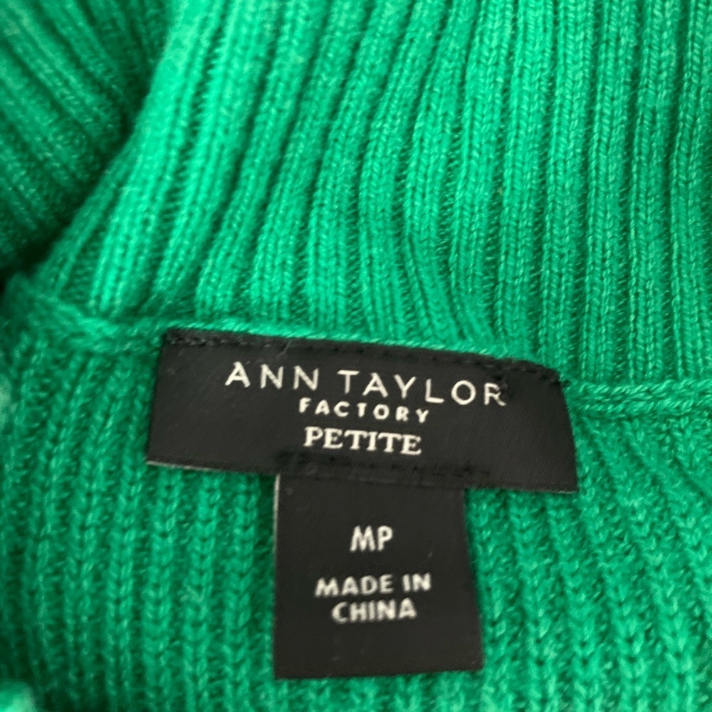 Ann Taylor Factory Petite Women’s Pullover Sweater, Size MP, Kelly Green - Picture 6 of 6